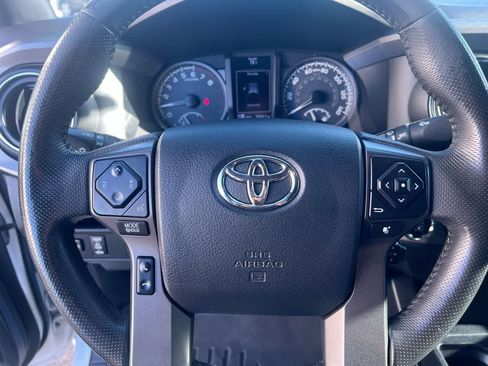 Used 2016 Toyota Tacoma TRD Sport w/ Towing Package AWD/4WD image 14