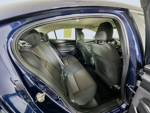 Used 2020 MAZDA MAZDA3 Sedan image 29