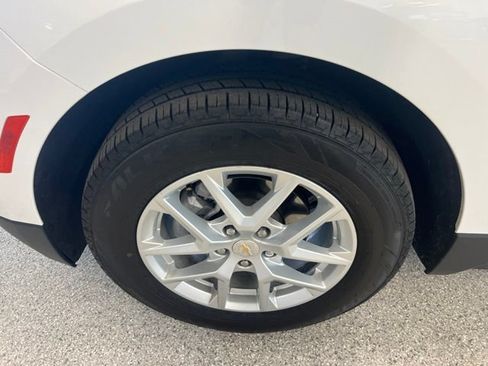 Used 2024 Chevrolet Equinox LT AWD/4WD image 12