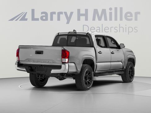 Used 2016 Toyota Tacoma SR5 w/ Towing Package RWD image 2