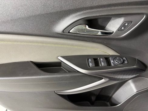 Used 2025 Chevrolet Trax ACTIV w/ Driver Confidence Package image 22