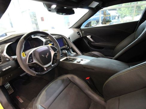 Used 2019 Chevrolet Corvette Z06 RWD image 11