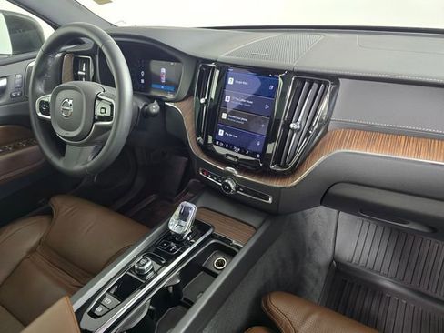 Used 2023 Volvo XC60 T8 Ultimate w/ Climate Package image 10