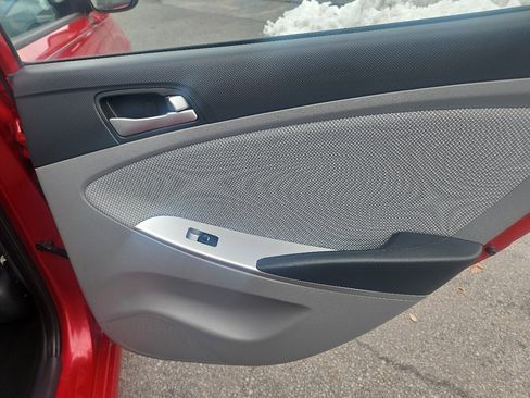 Used 2014 Hyundai Accent GLS image 18