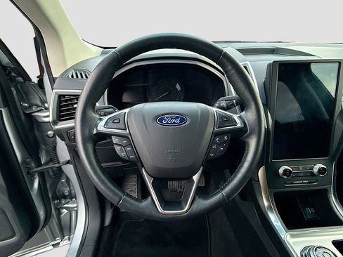 Used 2024 Ford Edge Titanium image 12
