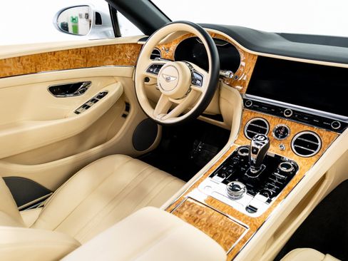 Certified 2022 Bentley Continental GT image 30