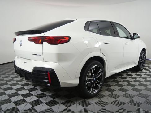 New 2026 BMW X2 xDrive28i w/ Technology Package AWD/4WD image 3