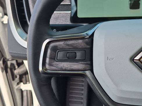Used 2026 Rivian R1S Adventure AWD/4WD image 19