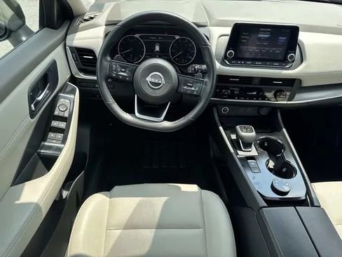 Used 2023 Nissan Rogue SV w/ SV Premium B Package AWD/4WD image 16