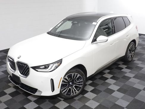 Certified 2026 BMW X3 xDrive30i w/ Convenience Package AWD/4WD image 2