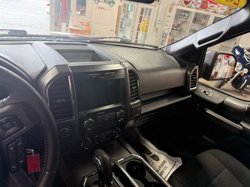 Used 2017 Ford F150 XLT w/ Equipment Group 302A Luxury image 18