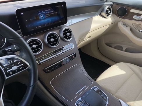 Certified 2022 Mercedes-Benz GLC 300 image 8