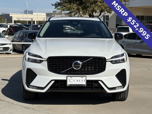 Certified 2025 Volvo XC60 B5 Plus image 3