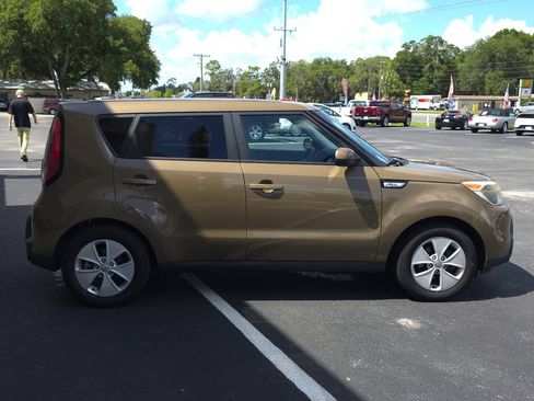 Used 2016 Kia Soul FWD image 4