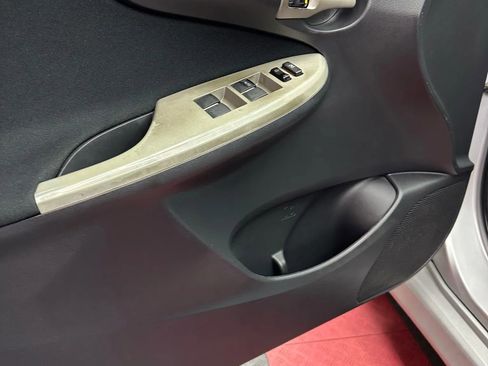 Used 2010 Toyota Corolla S image 9