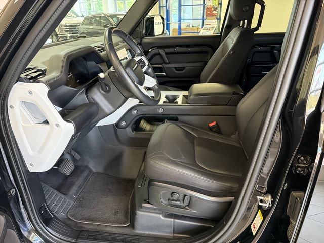 Used 2025 Land Rover Defender 110 S AWD/4WD image 9
