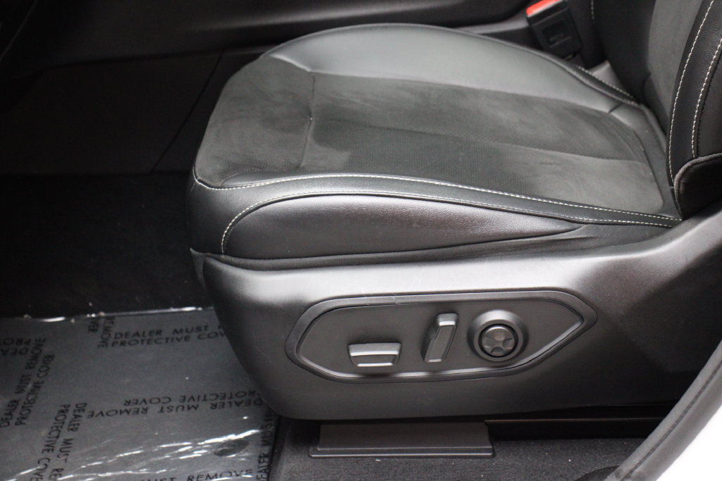 Used 2023 Jeep Grand Cherokee L Laredo RWD image 21