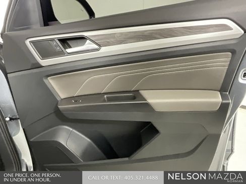 Used 2023 Volkswagen Atlas Cross Sport SE image 16