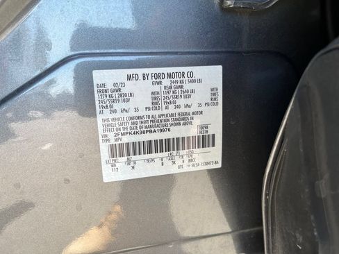 Used 2023 Ford Edge Titanium AWD/4WD image 9