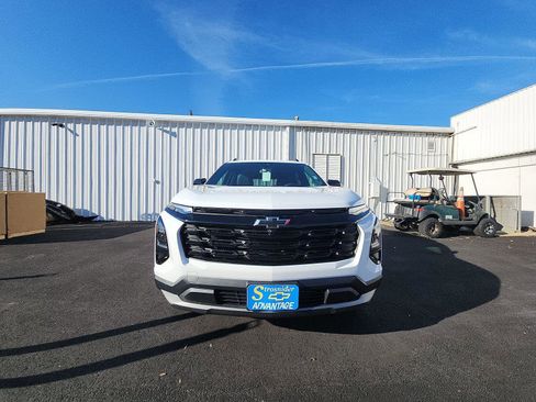 New 2026 Chevrolet Equinox LT w/ Convenience Package II image 8