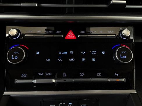 Used 2025 Hyundai Santa Fe SEL FWD image 27