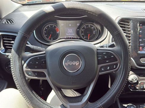 Used 2022 Jeep Cherokee Limited AWD/4WD image 4