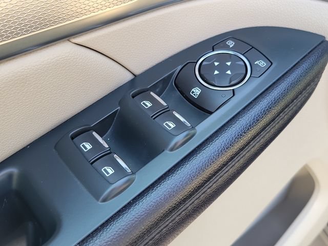 Used 2018 Ford Explorer XLT AWD/4WD image 10