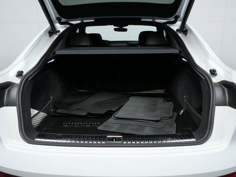 Certified 2022 Audi e-tron S Premium Plus w/ 21" Black Optic Package image 28