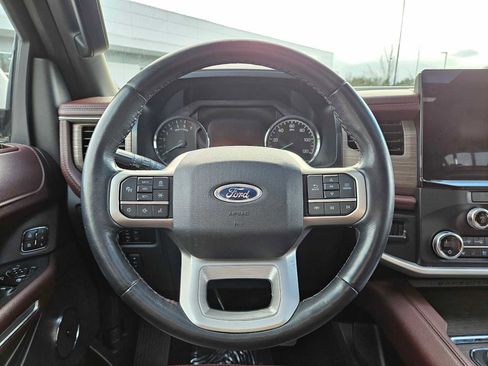 Used 2023 Ford Expedition Limited image 22