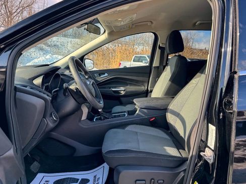 Used 2017 Ford Escape SE w/ SE Cold Weather Package image 17