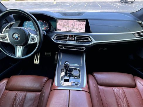 Used 2022 BMW X7 M50i w/ Luxury Seating Package image 15