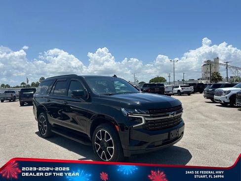 Used 2021 Chevrolet Tahoe RST w/ Luxury Package AWD/4WD image 2