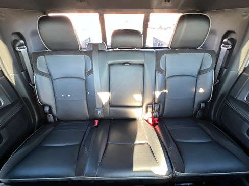 Certified 2022 RAM 2500 Laramie image 24