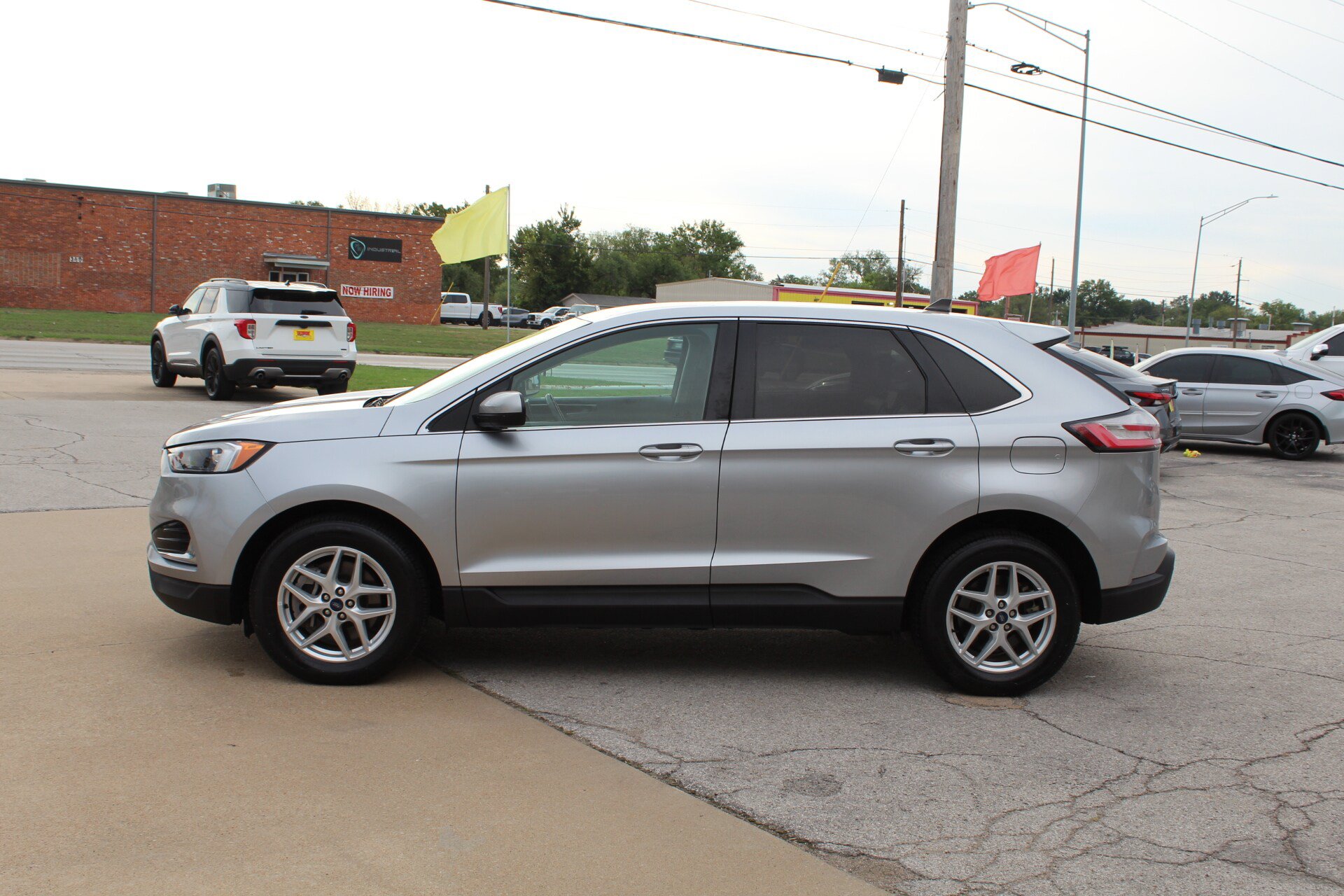 Used 2022 Ford Edge SEL AWD/4WD image 9