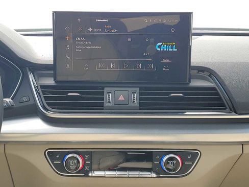 Certified 2025 Audi Q5 2.0T Premium w/ Convenience Plus Package image 19