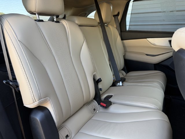 Used 2025 Acura MDX w/ Technology Package FWD image 27