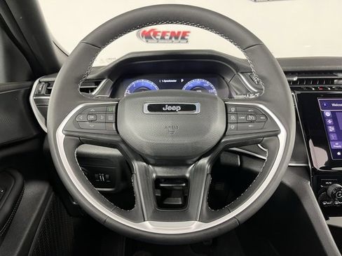 New 2025 Jeep Grand Cherokee Laredo image 14