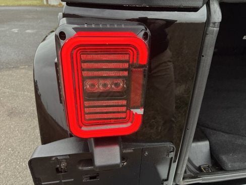 Used 2013 Jeep Wrangler Unlimited Sahara w/ Connectivity Group image 16