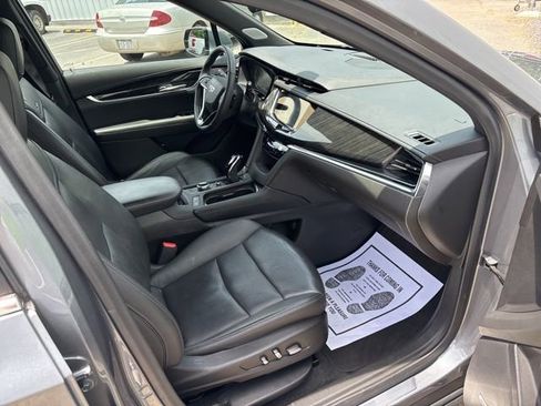 Used 2022 Cadillac XT6 Premium Luxury image 15