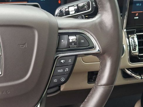 Used 2022 Lincoln Navigator Reserve AWD/4WD image 26