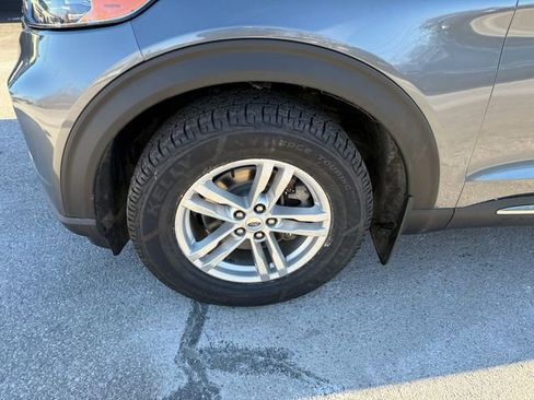 Used 2022 Ford Explorer XLT w/ Equipment Group 202A image 24