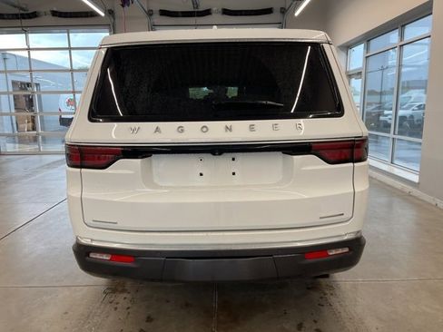 Used 2022 Jeep Wagoneer Series III w/ Premium Group I image 5