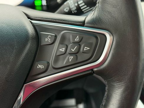 Used 2017 Chevrolet Bolt Premier w/ Driver Confidence II Package image 25