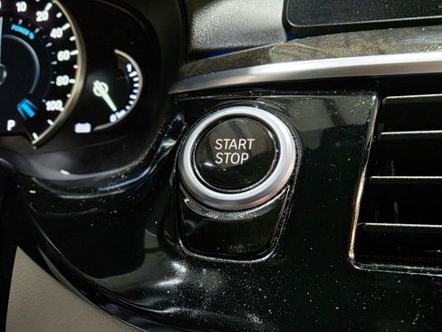 Used 2018 BMW 530e xDrive image 40