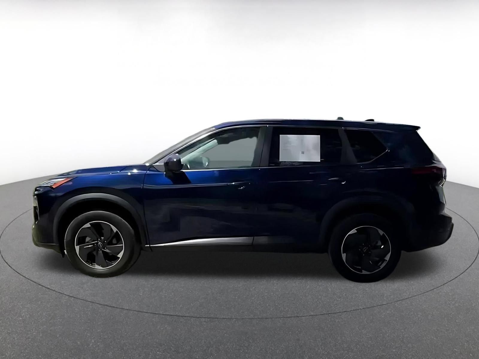 Used 2025 Nissan Rogue SV FWD image 8