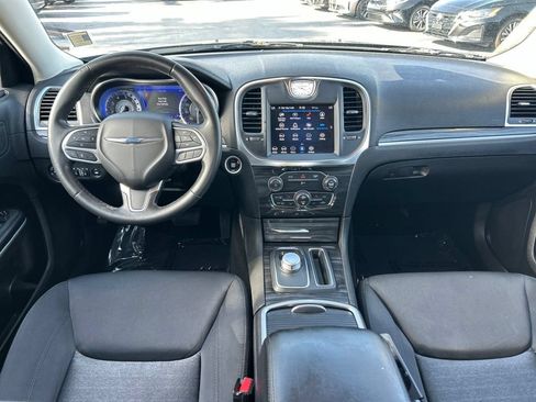 Used 2021 Chrysler 300 Touring w/ Sport Appearance Package RWD image 29