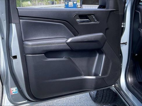 Used 2024 Chevrolet Colorado LT w/ LT Convenience Package AWD/4WD image 9