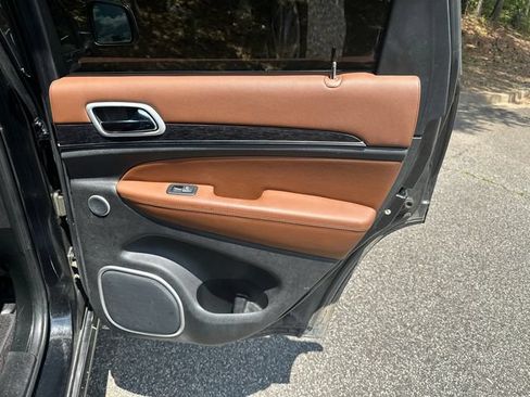 Used 2018 Jeep Grand Cherokee Summit AWD/4WD image 18
