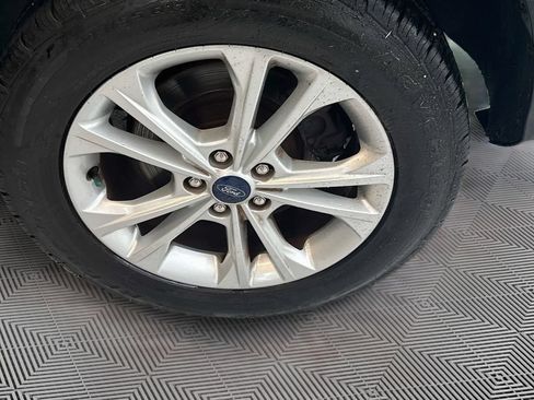 Used 2018 Ford Escape SE w/ SE Sync 3 Package AWD/4WD image 33