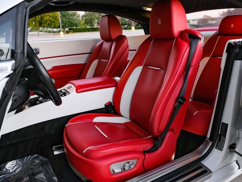 Used 2020 Rolls-Royce Wraith image 48